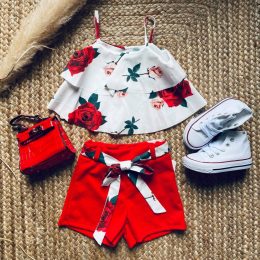 Ensemble short rouge + top fleuri