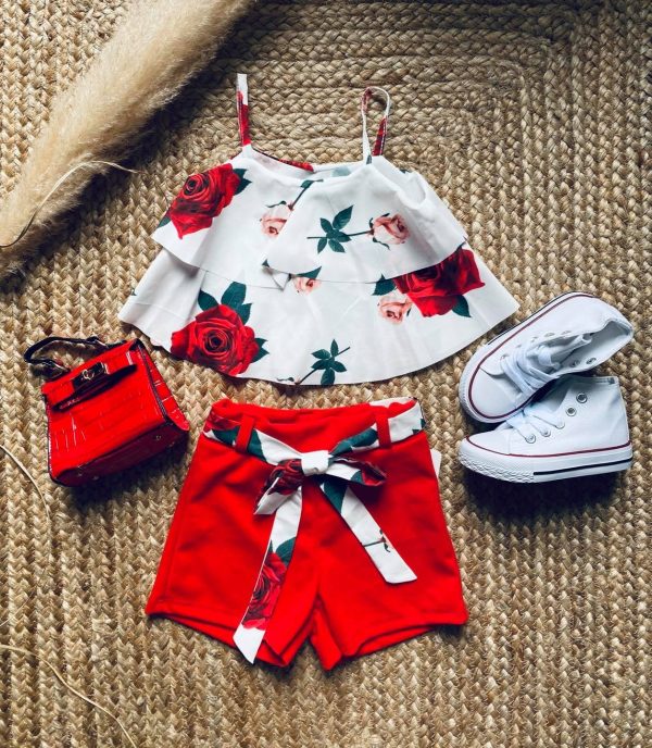 Ensemble short rouge + top fleuri