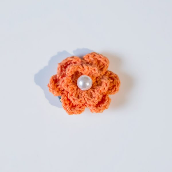 Barrette magique tient sur 1 cheveu, modèle Fleur au crochet – Image 2