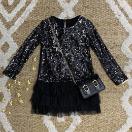 Robe de noël noir à sequin et volant tulle
