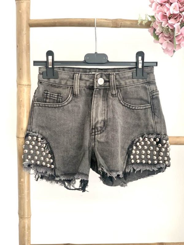 Short jeans noir clouté