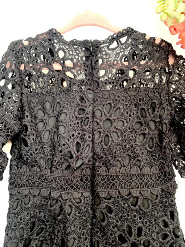 Robe dentelle demie manche noire – Image 5