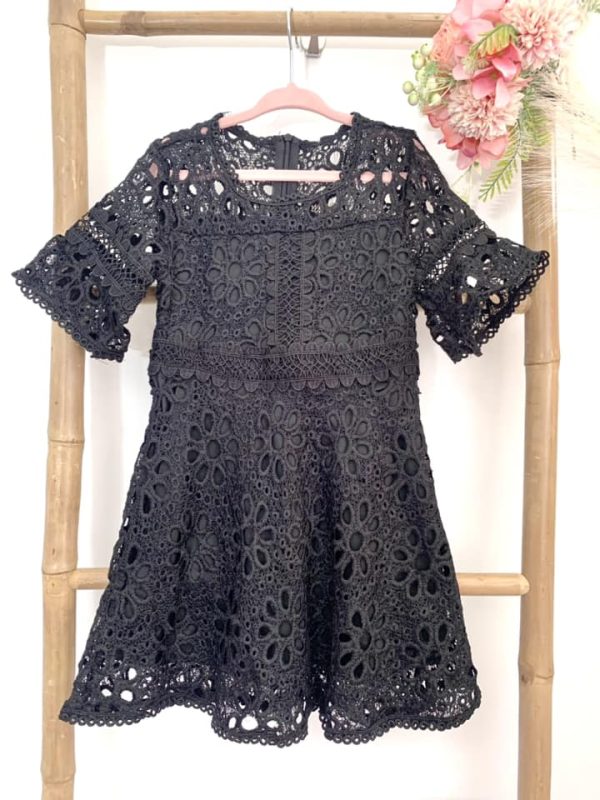 Robe dentelle demie manche noire